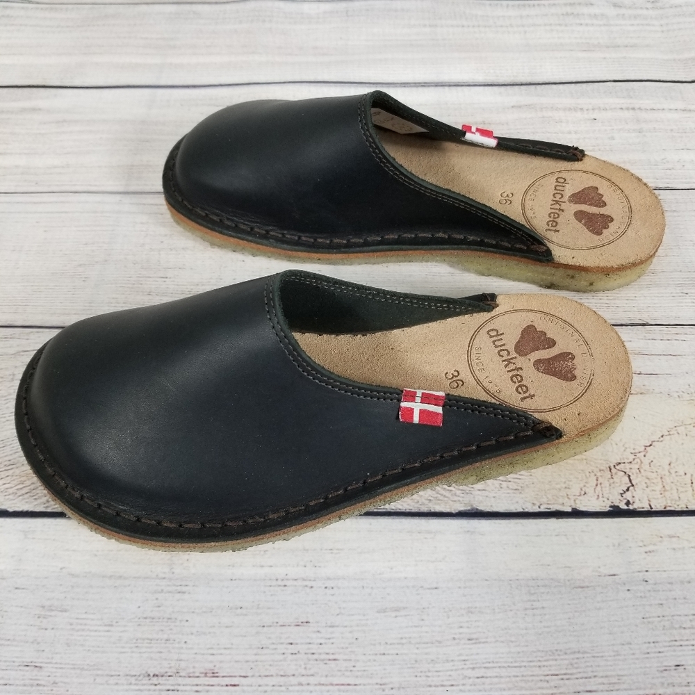 Duckfeet Blavand black leather mule shoe